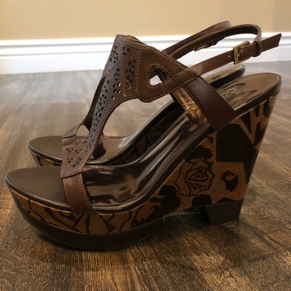 Carlos by Carlos Santana brown wedges